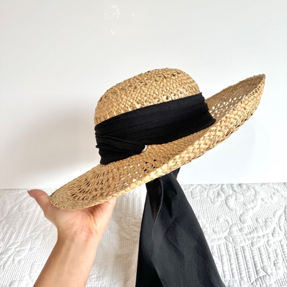 Natural Straw Hat Black Trim Tie Ribbon Round Hat main image 4